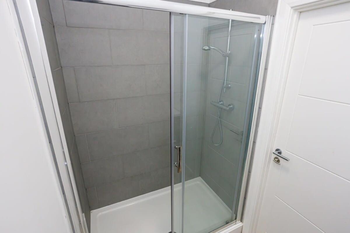 Contemporary 1 Bed Apartment Central بولتون المظهر الخارجي الصورة