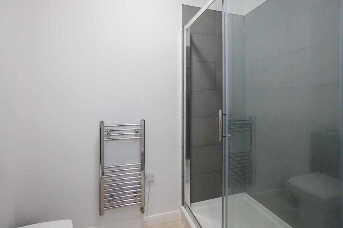 Contemporary 1 Bed Apartment Central بولتون المظهر الخارجي الصورة