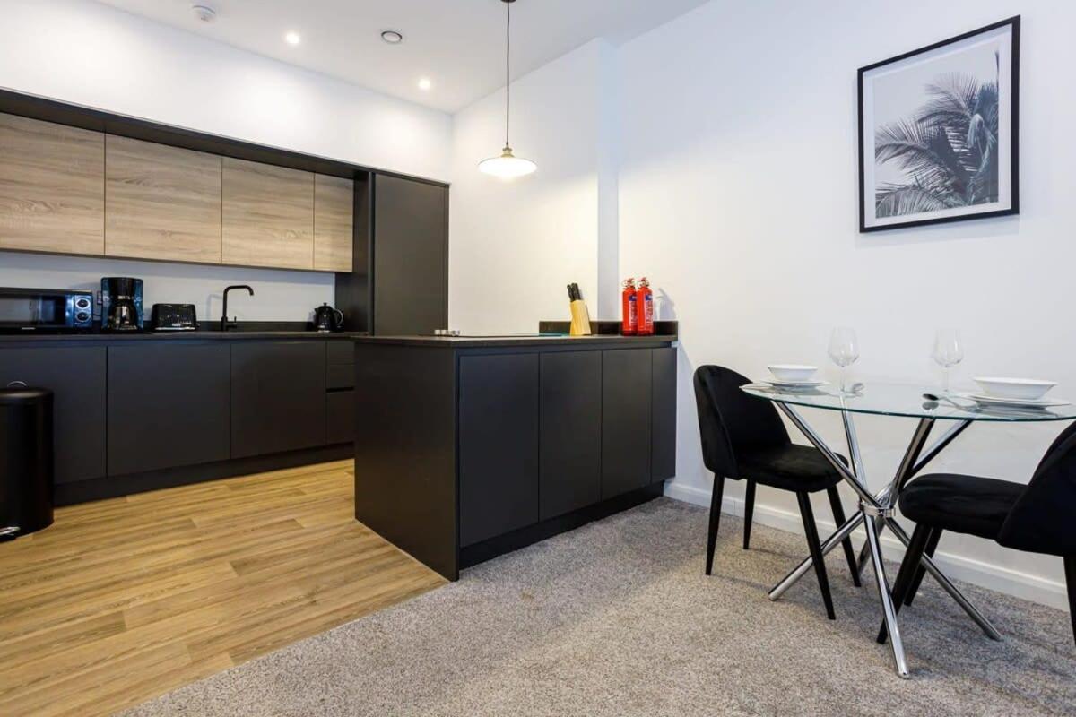 Contemporary 1 Bed Apartment Central بولتون المظهر الخارجي الصورة